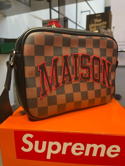 POCHETTE MAISON PARIS
