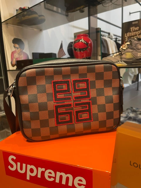 POCHETTE MAISON PARIS